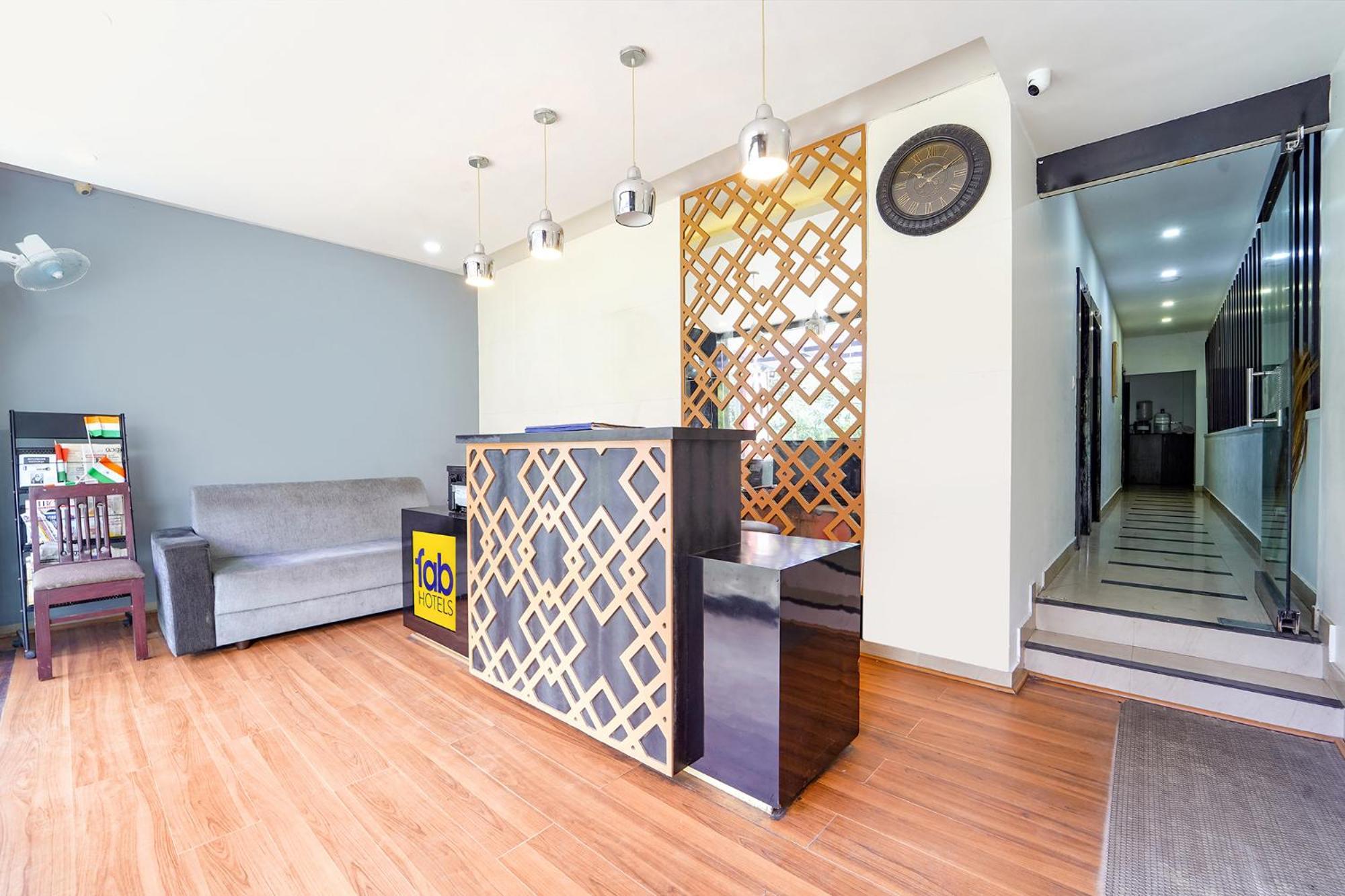 Fabhotel Qube - 800M From Ernakulam Junction South Railway Station Kochi Exterior foto