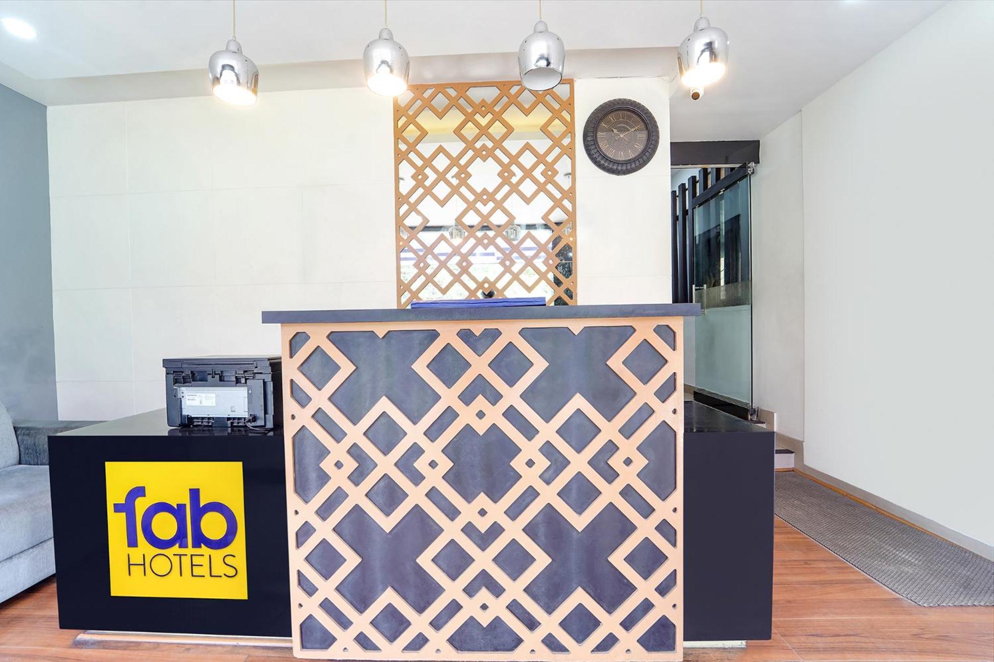 Fabhotel Qube - 800M From Ernakulam Junction South Railway Station Kochi Exterior foto